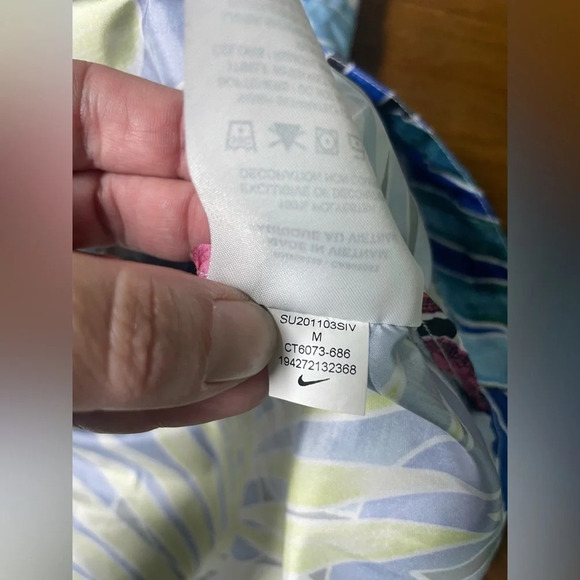 Nike Jacket Womens Medium Hyper Femme Zip Nylon Hoodie Tropical Floral Cropped - Picture 6 of 9